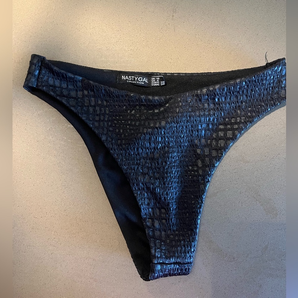 Black NastyGal bikini bottom